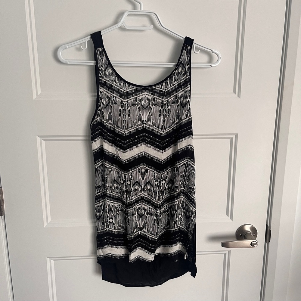 Black and White Patterned Women's Top